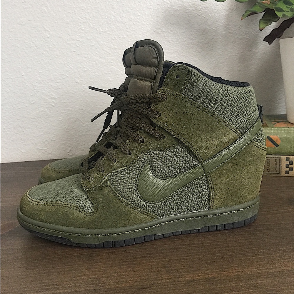 ⛹🏼‍♀️ Nike Dunk Sky Hi Essential Sneaker Boot